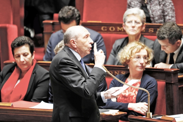 法国内政部长科隆(AFP/Getty Images) 法国内政部长科隆(AFP/Getty Images)