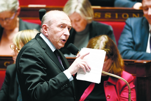 法国内政部长科隆(Gérard Collomb)(AFP/Getty Images) 法国内政部长科隆(Gérard Collomb)(AFP/Getty Images)