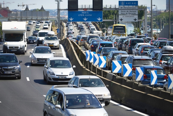 6月7日佩克莱斯宣布巴黎将在2025年之前禁行柴油车，2030年开始禁行汽油车。（AFP/Getty Images）