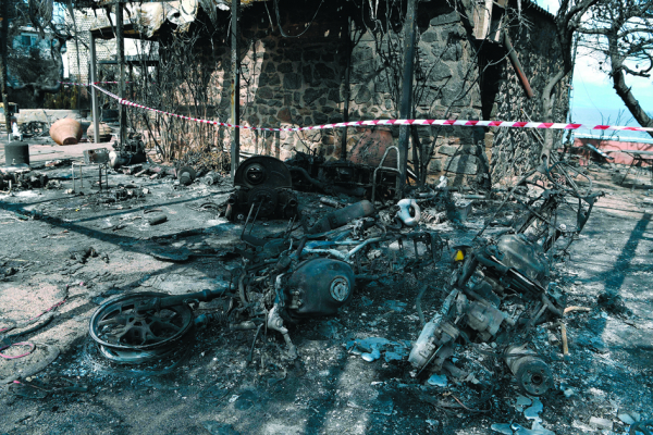 2018年7月27日,致命火灾席卷希腊海滨度假胜地马蒂后,给当地留下一片废墟。(LOUISA GOULIAMAKI/AFP/Getty Images) 2018年7月27日,致命火灾席卷希腊海滨度假胜地马蒂后,给当地留下一片废墟。(LOUISA GOULIAMAKI/AFP/Getty Images)