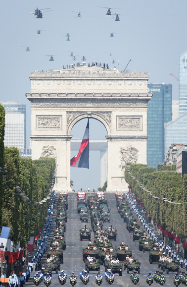 2018年法国国庆日阅兵(AFP/Getty Images) 2018年法国国庆日阅兵(AFP/Getty Images)