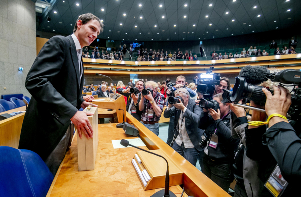 9月18日,荷兰财政部长Wopke Hoekstra在新议会年的开幕日上正式公布了2019年财政预算案。(AFP/Getty Images)) 9月18日,荷兰财政部长Wopke Hoekstra在新议会年的开幕日上正式公布了2019年财政预算案。(AFP/Getty Images))