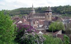 武埃兹畔尚邦镇（Aubussonais/Wikipedia/CC BY-SA 3.0）