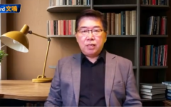 主持人： Edward文鸣    (图片来源：视频截图)