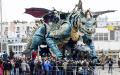 加莱市街头的机械巨龙（AFP via Getty Images）