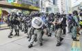5月24日，港人上街抗争《国安法》，港警布防。（Adrian/看中国）