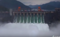 新安江水库九孔泄洪，千岛湖渔业每日损失超1500万。  (视频截图)