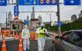 上海因疫情封城封路（图片来源：HECTOR RETAMAL/ GETTY IMAGES）