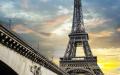 埃菲尔铁塔（123RF）