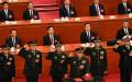 2023年3月11日在人民大会堂，新选的中共军委副主席张又侠与当选中央军委委员苗华、何卫东、李尚福、刘振立、张升民宣誓。（图片来源：Getty Images）
