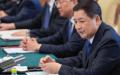 2024年4月26日，中共公安部长王小洪在北京钓鱼台国宾馆与时任美国国务卿布林肯举行会谈。（图片来源：MARK SCHIEFELBEIN/POOL/AFP via Getty Images）