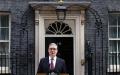 2026年6月22日上午，英国首相基尔•斯塔默在伦敦唐宁街10号外宣布辞职，结束了不到两年的任期。(Henry NICHOLLS/AFP via Getty Images)
