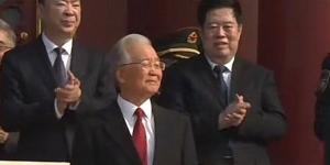 2025年9月3日，在中共阅兵式上，中共大佬温家宝被传疑似痛哭。（图片来源：视频截图）