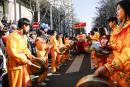 2月17日，巴黎13区中国新年彩妆大游行登场。