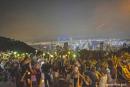 香港市民在狮子山顶高唱《让荣光归香港》。（摄影：周秀文/看中国）