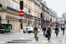 在巴黎街道上的骑自行车者，摄于5月4日。（AFP/Getty Images）