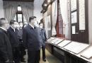 习近平参观中国近代实业家张謇的生平展。