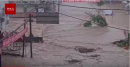 四川暴雨   （图片来源：视频截图）