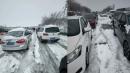 湖北暴雪天气造成堵车。（图片来源：网路截图）
