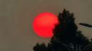 云南天空惊现血红色太阳。（图片来源：网路截图）