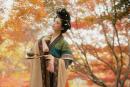 温婉淑贤的古代女子（Adobe Stock）
