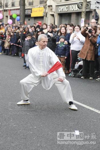 巴黎13区新年大游行(图组1)