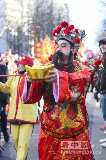 巴黎13区新年彩妆大游行(图组3)