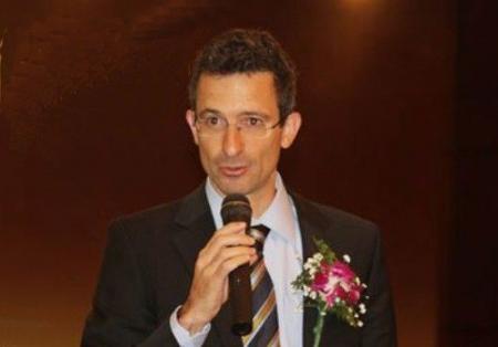 哈佛大学教授泰勒.本.沙哈尔 (以上图片来源皆为:维基百科)