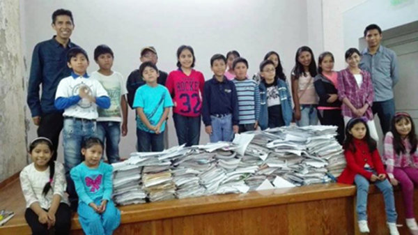 Bartselana学生银行收集的可回收材料为学生们节省了资金。 Bartselana学生银行收集的可回收材料为学生们节省了资金。