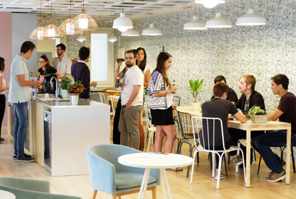 新概念社区的重点在于独立居住的同时也要与其他人接触。（Urban Campus）