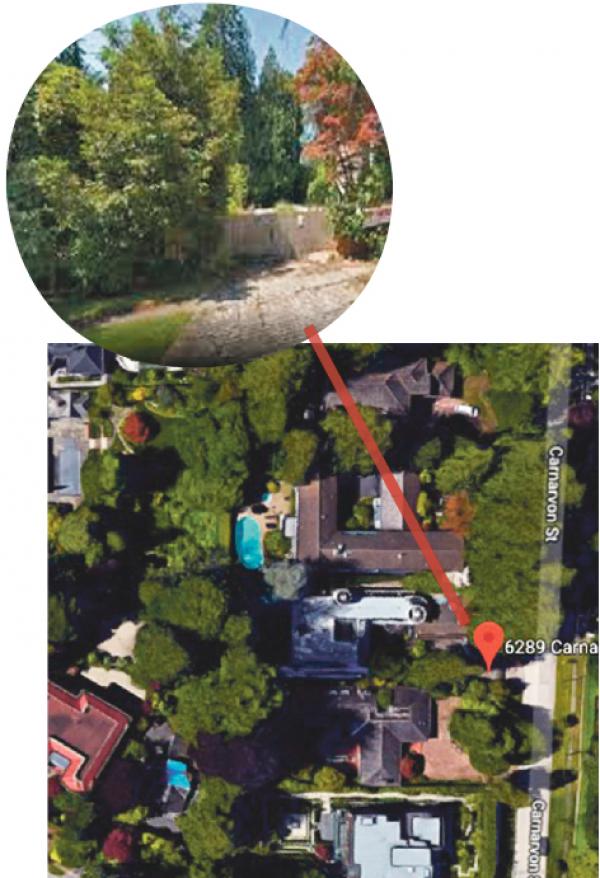 上图：豪宅被夷为平地后，一直没有重建。下图：豪宅所在小区俯瞰图（谷歌地图截图）