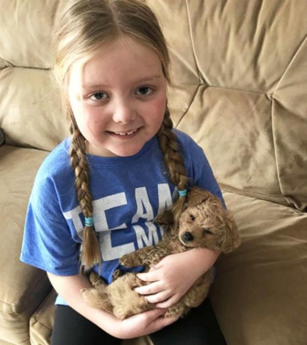 小女孩艾玛(Emma)(图片来源:Facebook截图)