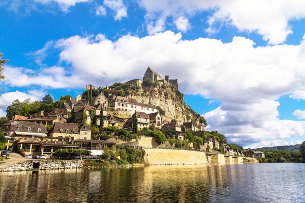 贝纳克和卡泽纳克镇(Bonachera jf/维基百科CC BY-SA 4.0)