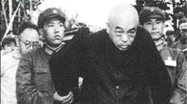 在文革中遭到残酷批斗的彭德怀。