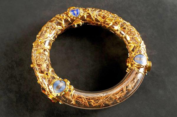 耶稣荆棘冠 (notredamedeparis.fr)