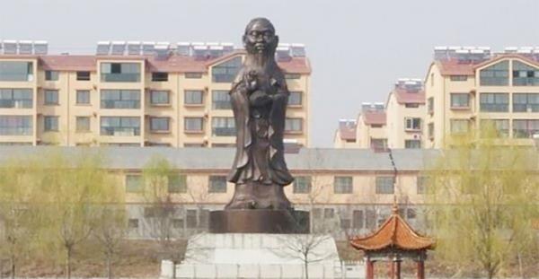 “山东第一观音”被迫整容成孔子像。