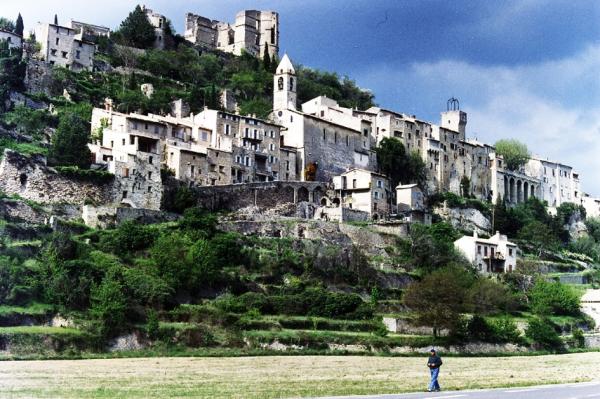 蒙布兰莱班小镇(PhillipC/维基百科)。