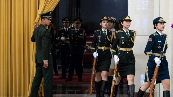 去年就有消息称,已有120名将领正在被调查,并且中共军中出现极大内乱。