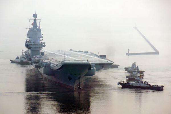 海试中的国产航母001A(Getty Images)