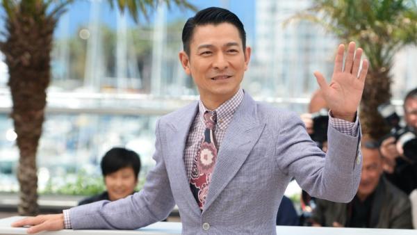 刘德华(华仔)到台湾宣传新片《扫毒2:天地对决》,在记受访中谈及与妻子朱丽倩的相处之道时表示:夫妻之间“坦白最重要”。(图片来源:刘德华 Getty Images)