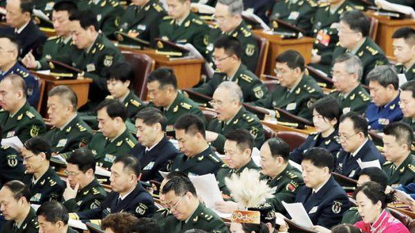 参加两会的军方代表(Getty Images)