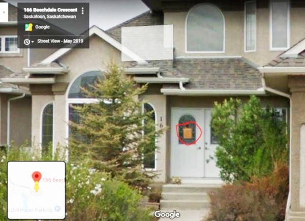 加拿大政府因为找不到业主,将通知贴在门外(红圈处)(谷歌地图截图)