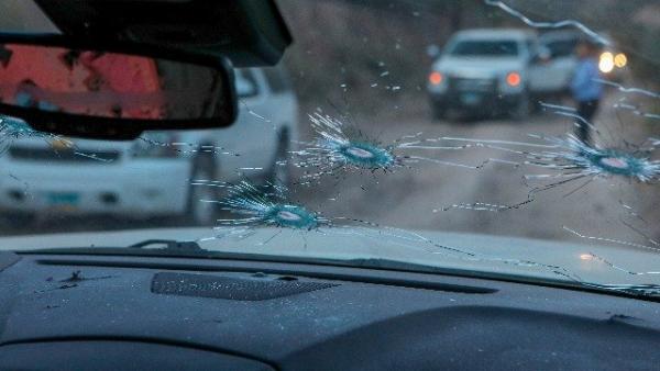 11月5日,9名美国妇女和儿童在伏击中丧生,图为被伏击的车辆。(图片来源:HERIKA MARTINEZ/AFP/Getty Images)