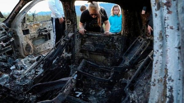 11月5日,9名美国妇女和儿童在伏击中丧生,图为被伏击的车辆。(图片来源:HERIKA MARTINEZ/AFP/Getty Images)