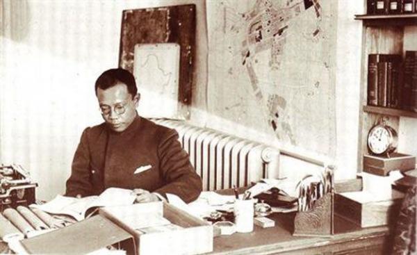 他曾拯救了祖国千千万万的同胞，