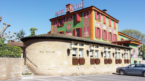 里昂近郊Collonges-au-Mont-d'Or的L'Auberge du Pont de Collonges餐厅(维基百科)