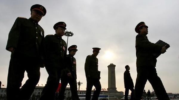 近日,先后传出空军和武警已有人感染武汉肺炎病毒。(Getty Images)