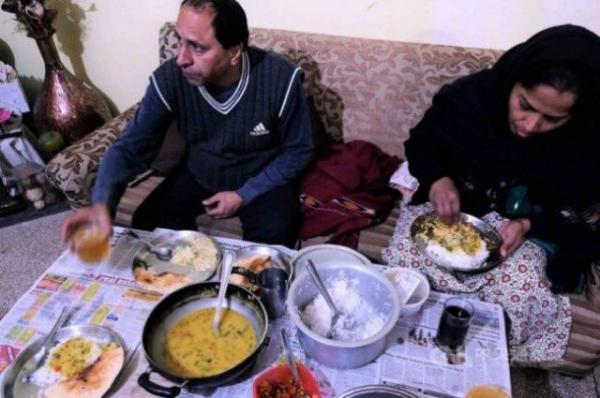 印度人每天吃的印度菜多有姜黄等各种香料,