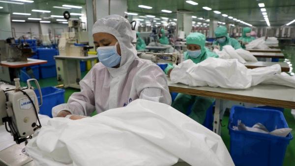 2月10日开始,全国多地的企业在北京当局的要求下,陆续复工。(图片来源:STR/AFP via Getty Images)