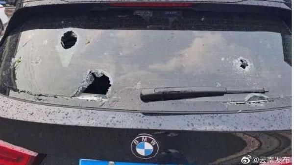 22日5点30分左右,红河屏边县多个乡镇先后出现冰雹天气,最大直经6厘米。(图片来源:网络图片)